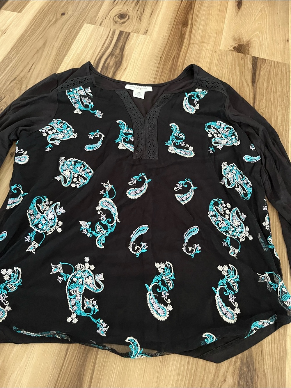 Skyes The Limit Women’s Black Blue Embroidered Long Sleeve Blouse MP